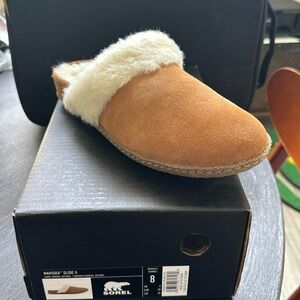 Brand new Sorel Women’s Nakiska Slide 2. Size 8